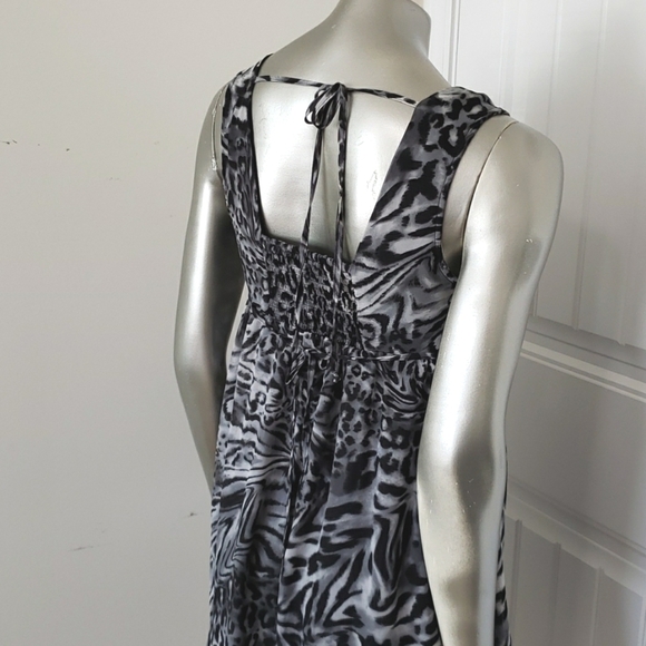 🪻BOGO🪻 B&W Animal Print Dress Size M Like New! - Picture 6 of 10